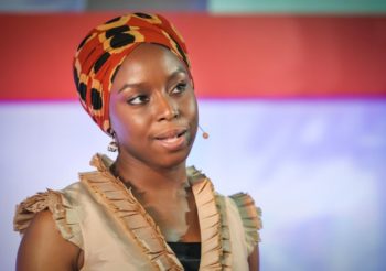 Unicamente Mulher 005 – “Hibisco Roxo”, de Chimamanda Ngozi Adichie