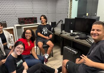 Jornal PUC Praça: Ella Halfeld, Beatriz Rodrigues, Lucas de Paiva, Júlia Nicolau e Guilherme Viana