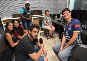 13 no ar: Ana Clara Torres, Guilherme Ferreira, Julia Vida, Luiza Gomes, Náthaly Escobar, Thiago Lucchesi e Valderci Damaceno