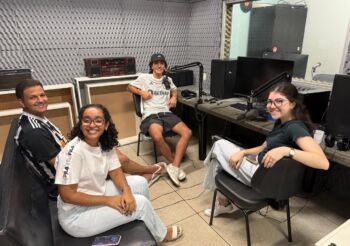 Jornal PUC Praça: Ella Halfeld, Beatriz Rodrigues, Lucas de Paiva, Júlia Nicolau e Guilherme Viana