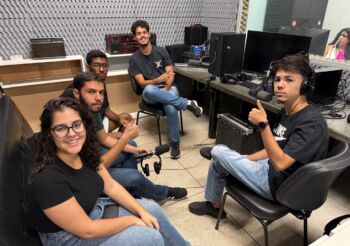 Plantão Brasil: Ana Luisa Maciel, Gabriel Arlindo, Gabriela Alves, Guilherme Martins, João Vitor Rangel e Lucas Silveira